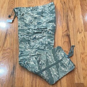NWT Men’s Large Long Trousers Environment Camo Tiger Stripe Apecs Air Force